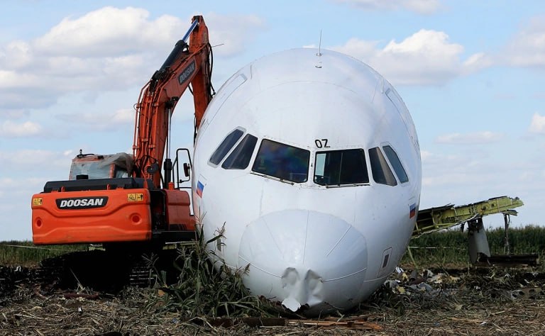 Межгосударственный авиационный комитет (МАК) обнародовал окончательный отчет по расследованию аварийной посадки в Подмосковье самолета Airbus A321 на кукурузном поле, которая произошла летом 2019 года