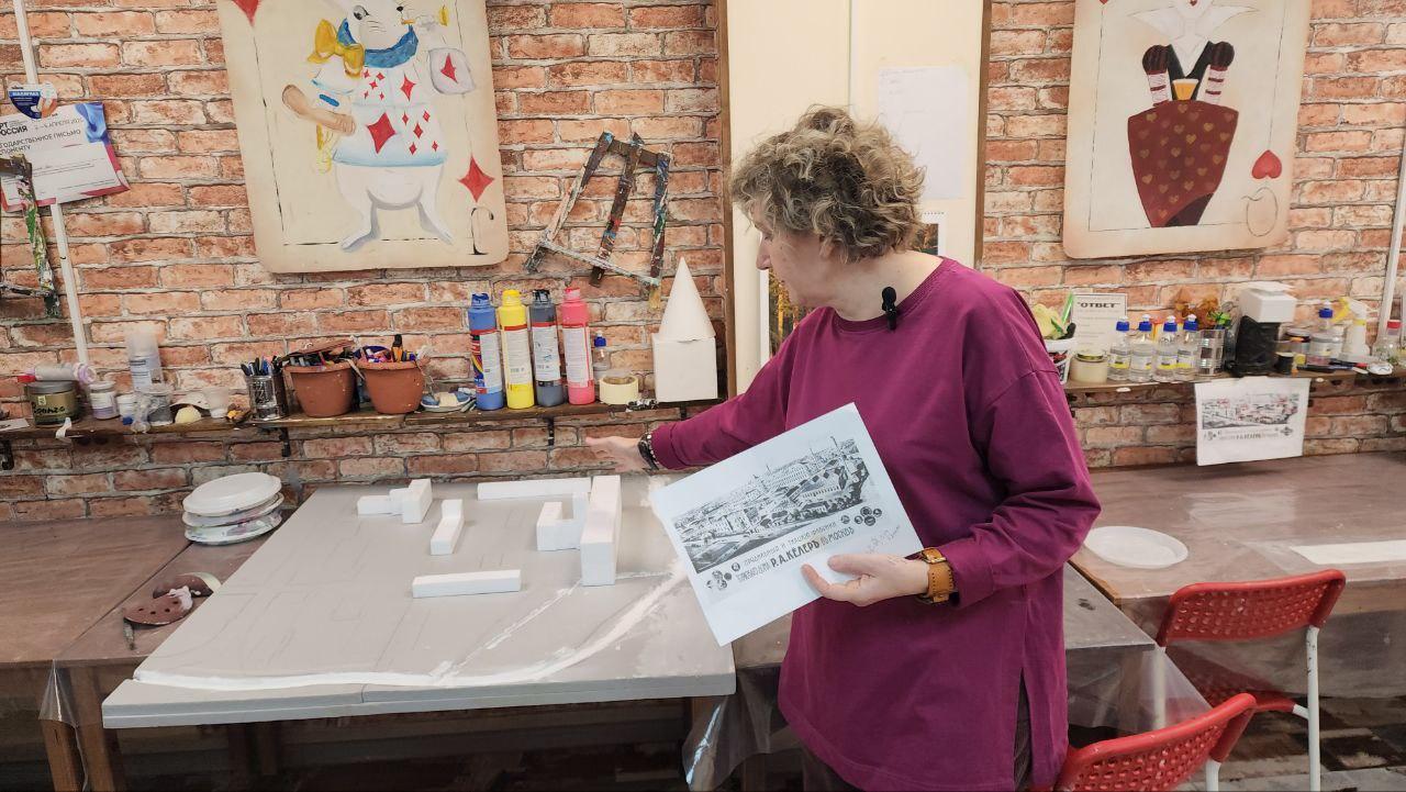 В архитектурной мастерской в Домодедово начали создавать модель Константиновской фабрики, которой недавно исполнилось 200 лет В архитектурной мастерской в Домодедово начали создавать модель Константиновской фабрики, которой недавно исполнилось 200 лет