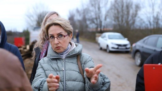 Откликнулись на просьбы жителей: подъезд к деревне Шапкино привели в порядок