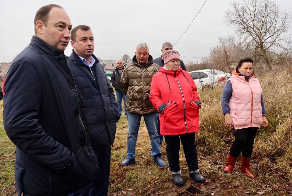 Глава городского округа Ступино, секретарь местного отделения партии «Единая Россия» Сергей Мужальских встретился с жителями сел Большое Алексеевское и Авдотьино Глава городского округа Ступино, секретарь местного отделения партии «Единая Россия» Сергей Мужальских встретился с жителями сел Большое Алексеевское и Авдотьино