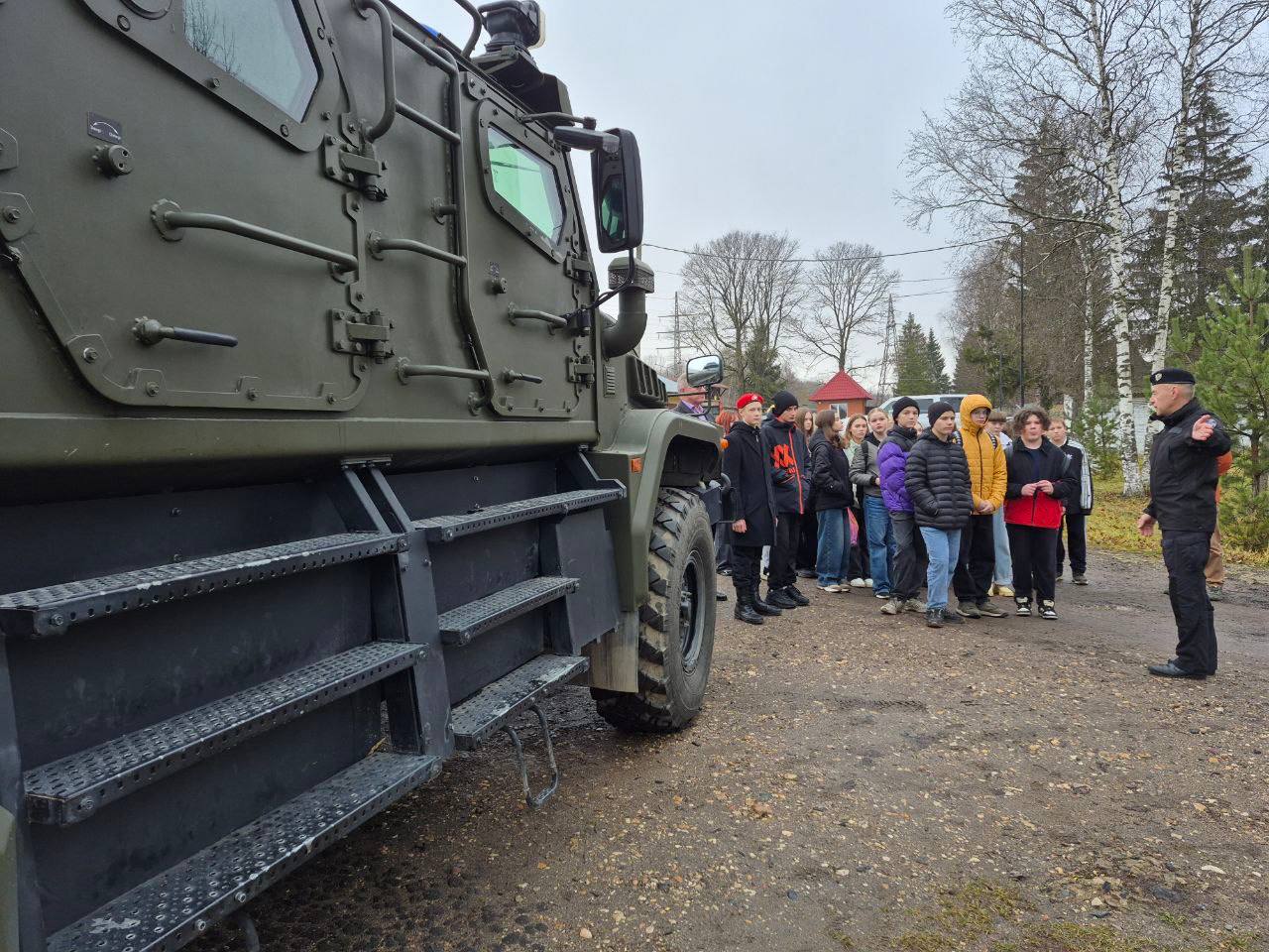 В канун Дня памяти сотрудников органов внутренних дел, погибших при исполнении служебных обязанностей, в отряде ОМОН в Пересвете почтили память погибших боевых товарищей В канун Дня памяти сотрудников органов внутренних дел, погибших при исполнении служебных обязанностей, в отряде ОМОН в Пересвете почтили память погибших боевых товарищей