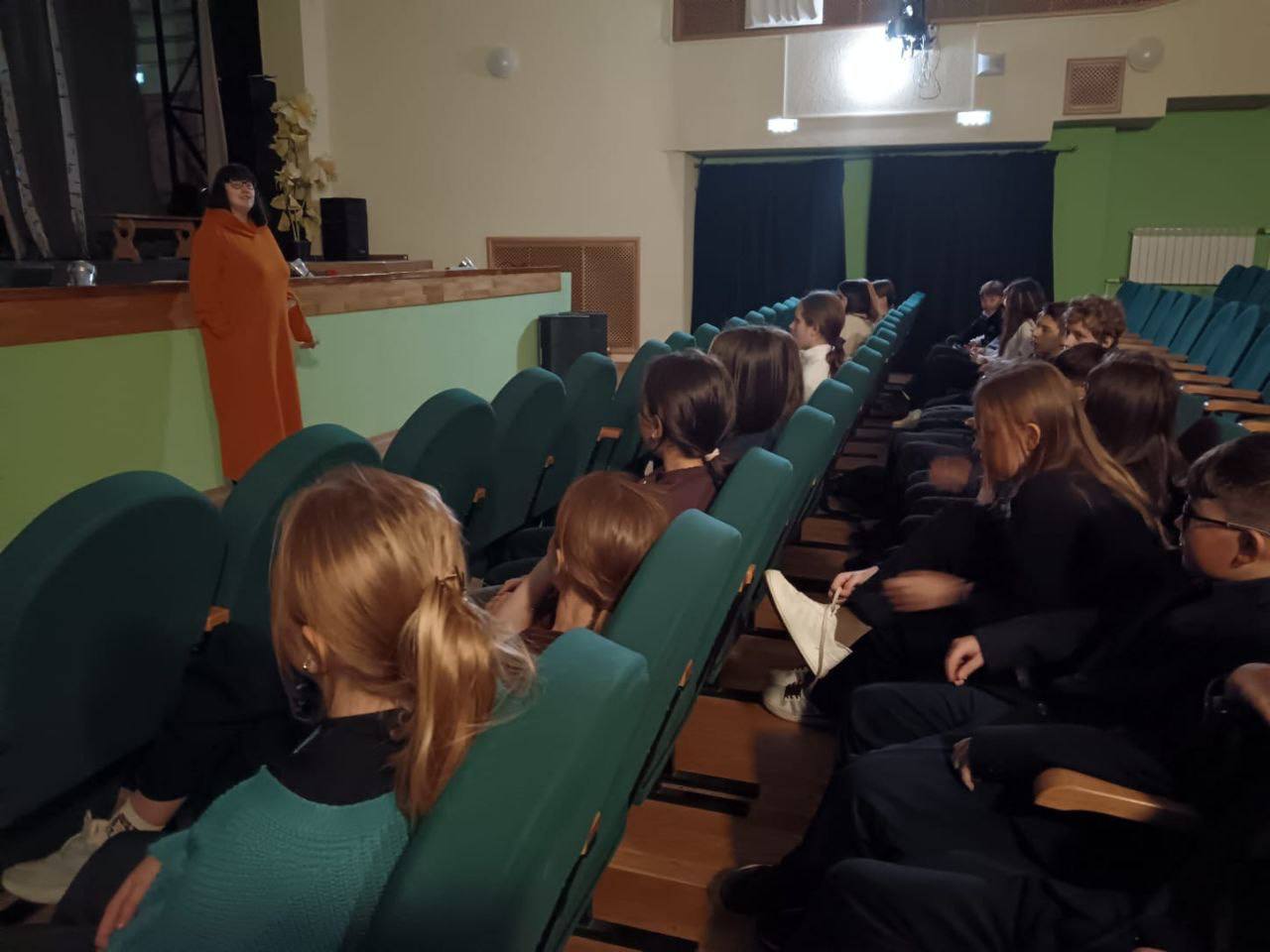 В доме культуры «Русь» муниципального округа Чехов прошла тематическая программа «В единстве наша сила» В доме культуры «Русь» муниципального округа Чехов прошла тематическая программа «В единстве наша сила»