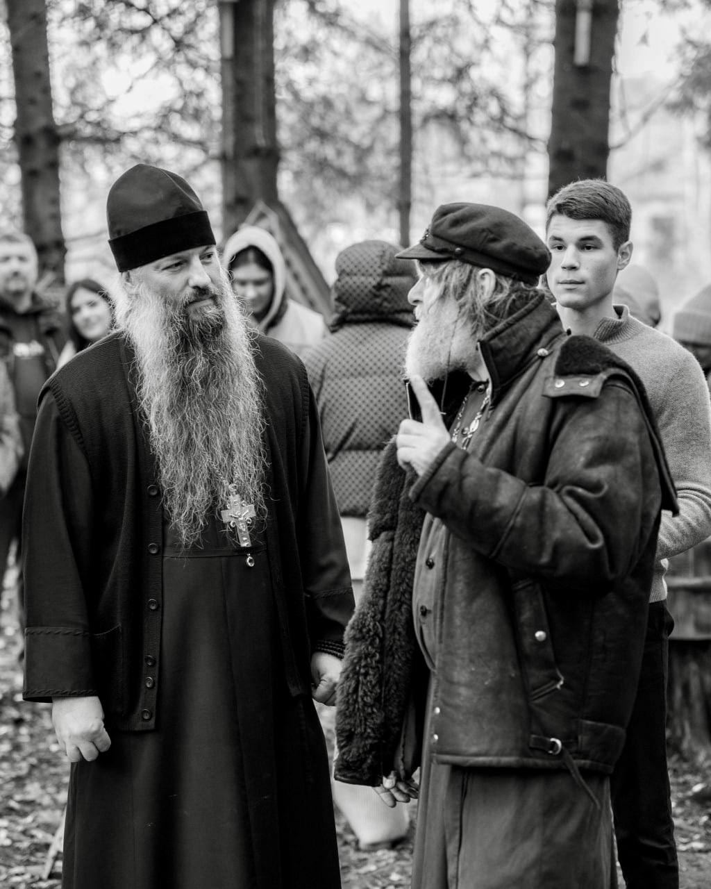 Михаил Собакин: Благочинный Чеховского церковного округа и монастырей Подольской епархии игумен Вознесенской Давидовой пустыни Сергий (Куксов) встретился с известным православным путешественником протоиереем Федором... Михаил Собакин: Благочинный Чеховского церковного округа и монастырей Подольской епархии игумен Вознесенской Давидовой пустыни Сергий (Куксов) встретился с известным православным путешественником протоиереем Федором...