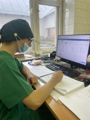 В приёмном отделении филиала №1 Орехово-Зуевской больницы студенты Ногинского филиала Московского областного медицинского колледжа проходят практику под руководством опытных врачей