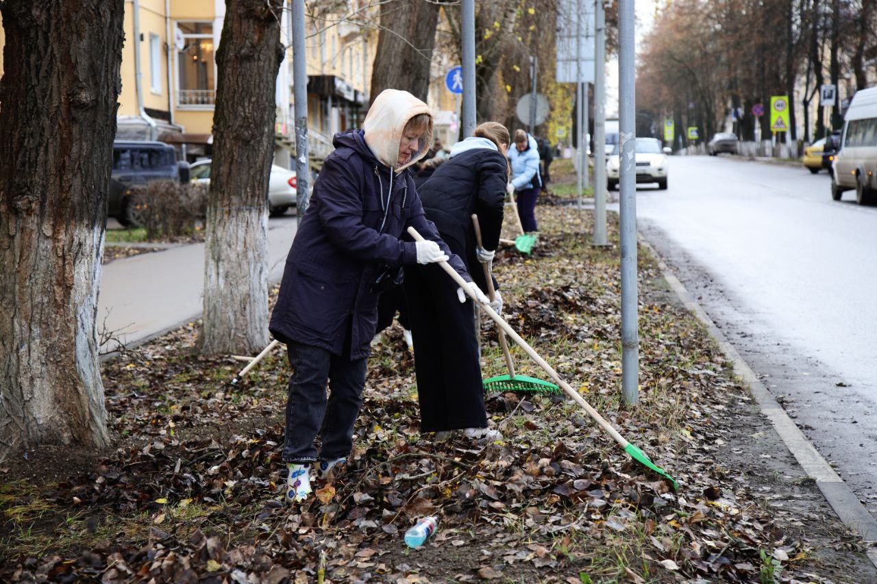 Алексей Малкин: Работники администрации, представители депутатского корпуса, общественных организаций и коммунальных служб округа объединились и навели порядок на улицах центральной части Воскресенска Алексей Малкин: Работники администрации, представители депутатского корпуса, общественных организаций и коммунальных служб округа объединились и навели порядок на улицах центральной части Воскресенска