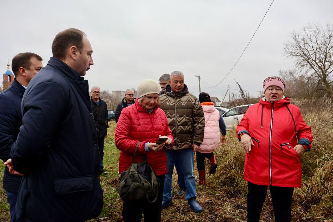 Глава городского округа Ступино, секретарь местного отделения партии «Единая Россия» Сергей Мужальских встретился с жителями сел Большое Алексеевское и Авдотьино Глава городского округа Ступино, секретарь местного отделения партии «Единая Россия» Сергей Мужальских встретился с жителями сел Большое Алексеевское и Авдотьино