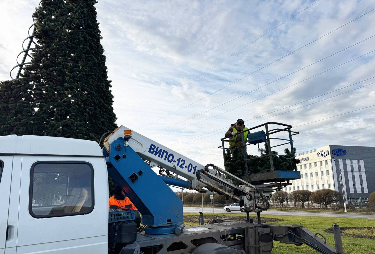 33 новогодних елки в этом году украсят Подольск 33 новогодних елки в этом году украсят Подольск