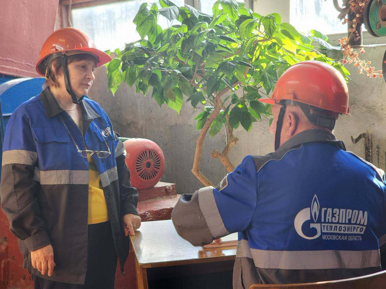 Виктор Георгиевич Черепенников, руководитель котельной Сергиево-Посадского филиала ООО «Газпром теплоэнерго Московская область», посвятил профессиональной деятельности в сфере теплоэнергетики полвека Виктор Георгиевич Черепенников, руководитель котельной Сергиево-Посадского филиала ООО «Газпром теплоэнерго Московская область», посвятил профессиональной деятельности в сфере теплоэнергетики полвека