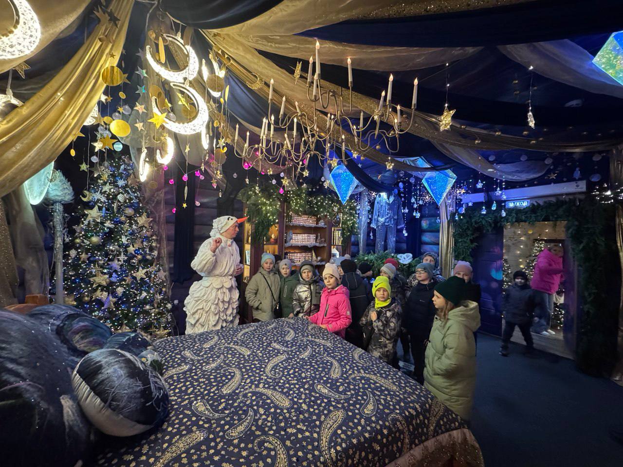 Волшебное приключение в Московской Усадьбе Деда Мороза! Волшебное приключение в Московской Усадьбе Деда Мороза!