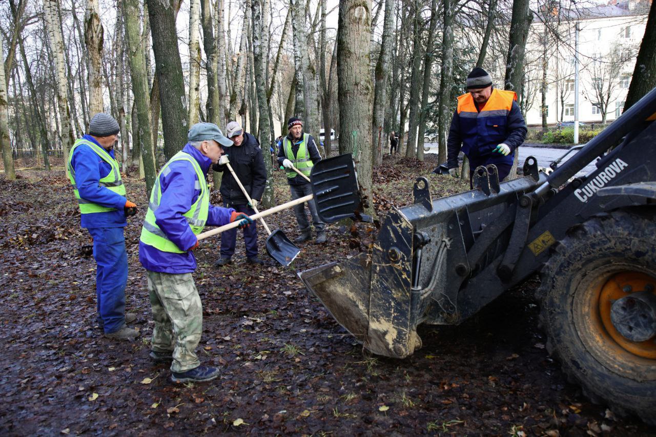 Алексей Малкин: Работники администрации, представители депутатского корпуса, общественных организаций и коммунальных служб округа объединились и навели порядок на улицах центральной части Воскресенска Алексей Малкин: Работники администрации, представители депутатского корпуса, общественных организаций и коммунальных служб округа объединились и навели порядок на улицах центральной части Воскресенска