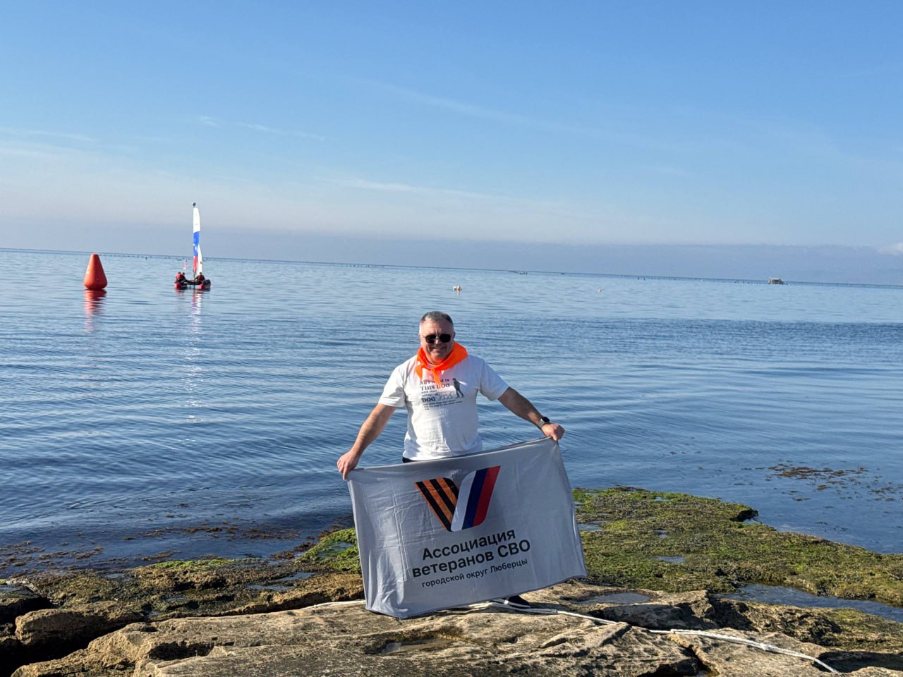 Ветеран СВО из Люберец развернул флаг Ассоциации в Черном море на глубине 6,5 метров Ветеран СВО из Люберец развернул флаг Ассоциации в Черном море на глубине 6,5 метров