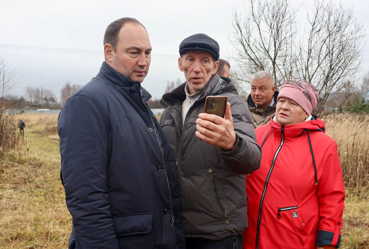 Глава городского округа Ступино, секретарь местного отделения партии «Единая Россия» Сергей Мужальских встретился с жителями сел Большое Алексеевское и Авдотьино Глава городского округа Ступино, секретарь местного отделения партии «Единая Россия» Сергей Мужальских встретился с жителями сел Большое Алексеевское и Авдотьино