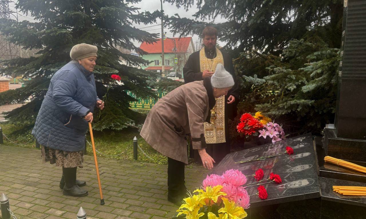 Госавтоинспекция Подмосковья почтила память павших героев в День памяти сотрудников ОВД Госавтоинспекция Подмосковья почтила память павших героев в День памяти сотрудников ОВД