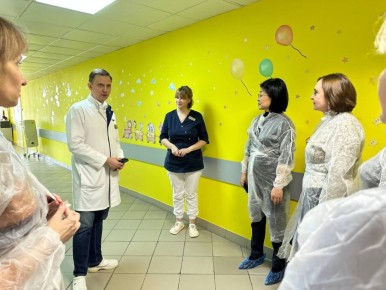 Новый формат сотрудничества: на Дне открытых дверей в Подольском роддоме собрали акушеров-гинекологов из семи женских консультаций округа