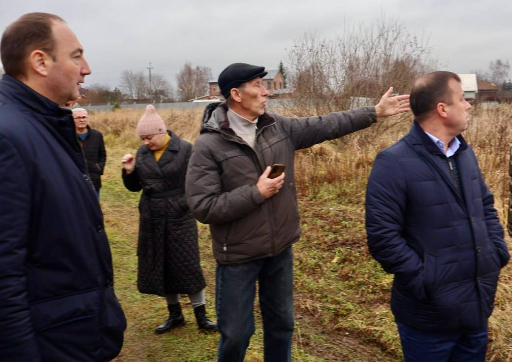 Глава городского округа Ступино, секретарь местного отделения партии «Единая Россия» Сергей Мужальских встретился с жителями сел Большое Алексеевское и Авдотьино Глава городского округа Ступино, секретарь местного отделения партии «Единая Россия» Сергей Мужальских встретился с жителями сел Большое Алексеевское и Авдотьино