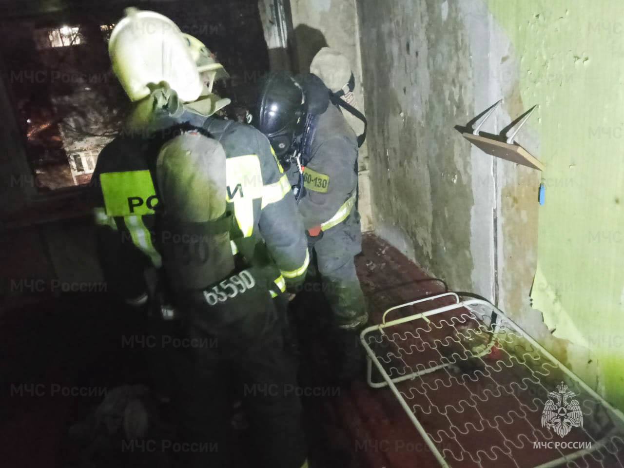 Пожарные Воскресенска спасли жизнь пенсионерке Пожарные Воскресенска спасли жизнь пенсионерке