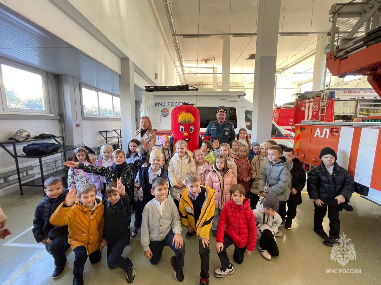 Экскурсия в пожарно-спасательную часть Химок Экскурсия в пожарно-спасательную часть Химок
