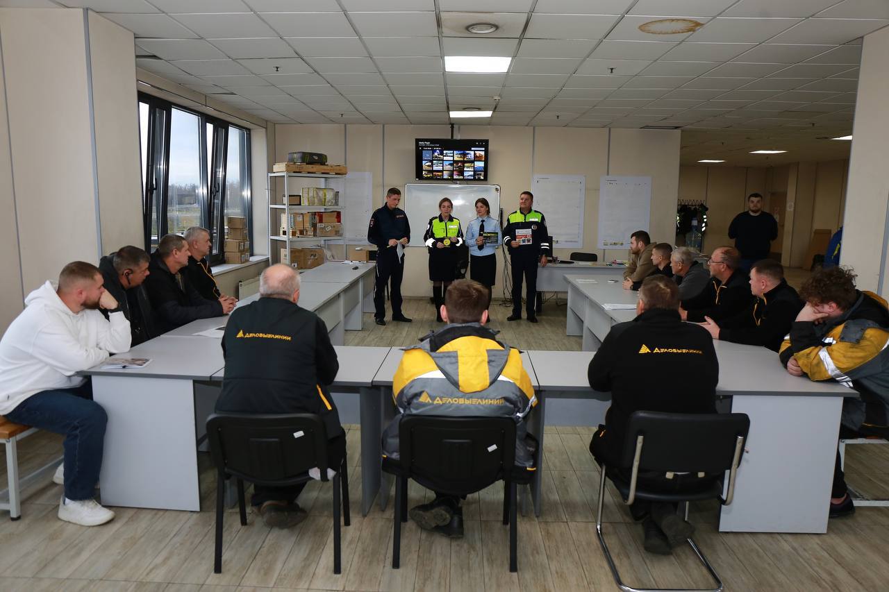 В Подольске Госавтоинспекция провела ликбезы для водителей большегрузного транспорта В Подольске Госавтоинспекция провела ликбезы для водителей большегрузного транспорта