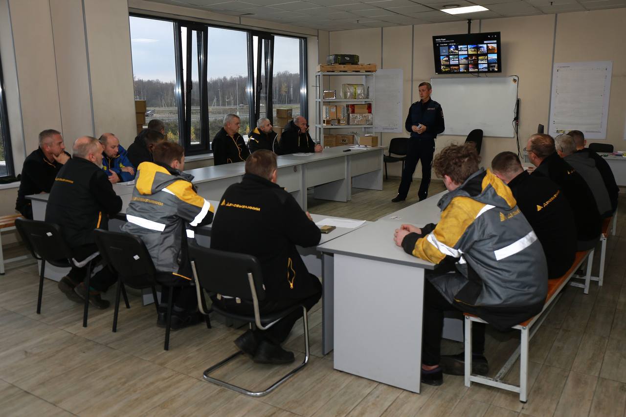 В Подольске Госавтоинспекция провела ликбезы для водителей большегрузного транспорта В Подольске Госавтоинспекция провела ликбезы для водителей большегрузного транспорта