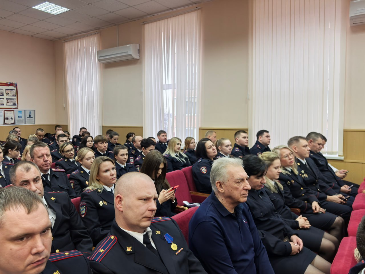 Игорь Сухин: Сегодня профессиональный праздник у сотрудников органов внутренних дел Игорь Сухин: Сегодня профессиональный праздник у сотрудников органов внутренних дел