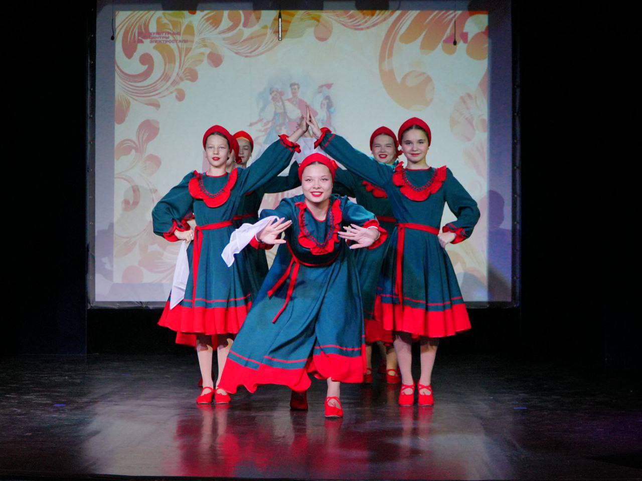 В Культурном центре имени Н.П. Васильева прошел фестиваль коллективов народного творчества «Гуляй, Иванов день!» В Культурном центре имени Н.П. Васильева прошел фестиваль коллективов народного творчества «Гуляй, Иванов день!»