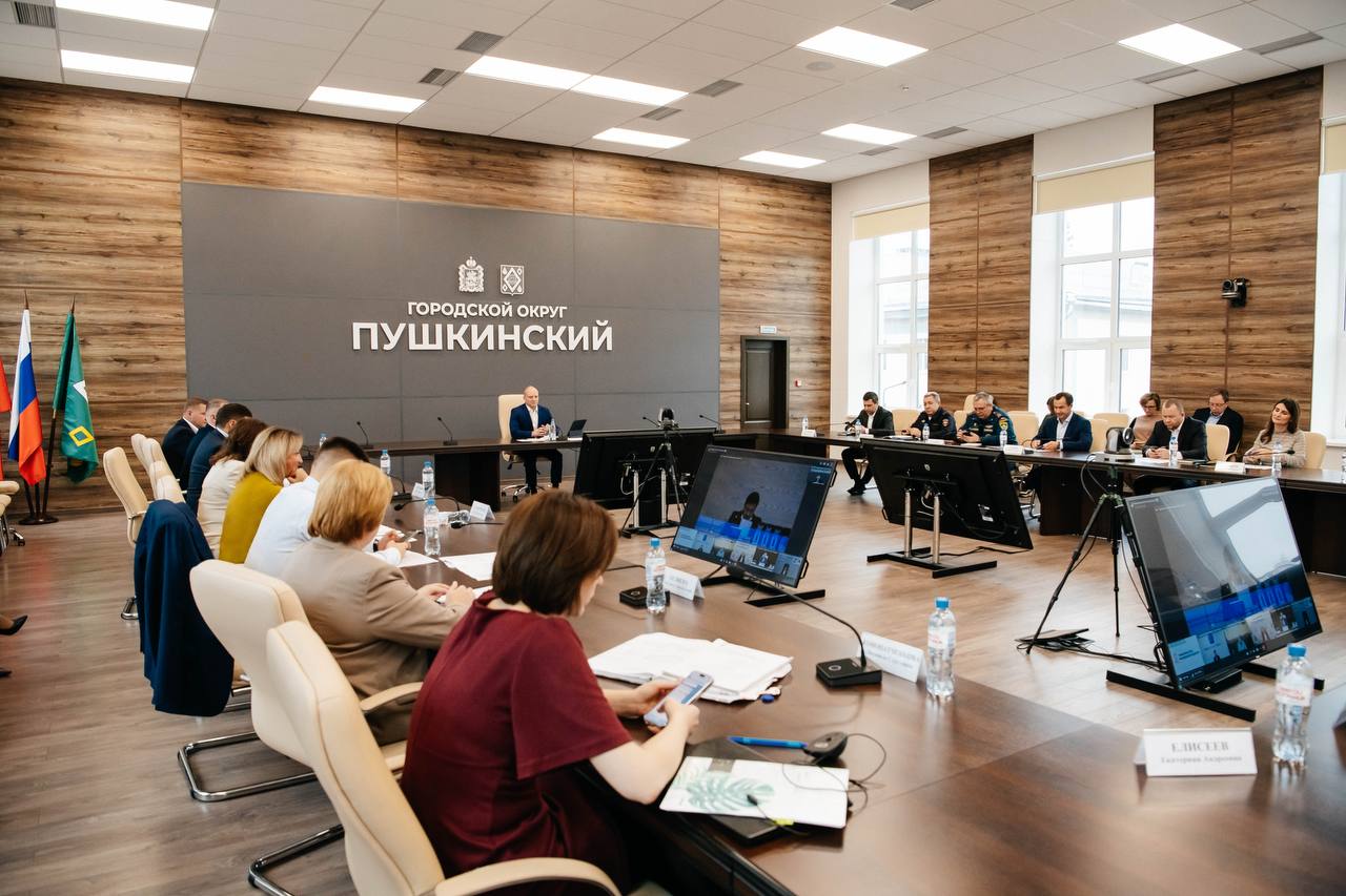 Максим Красноцветов: Сегодня под председательством Андрея Воробьёва прошло еженедельное совещание, на котором подвели итоги работы по направлениям за текущий год и обозначили вектор работы на предстоящий период Максим Красноцветов: Сегодня под председательством Андрея Воробьёва прошло еженедельное совещание, на котором подвели итоги работы по направлениям за текущий год и обозначили вектор работы на предстоящий период