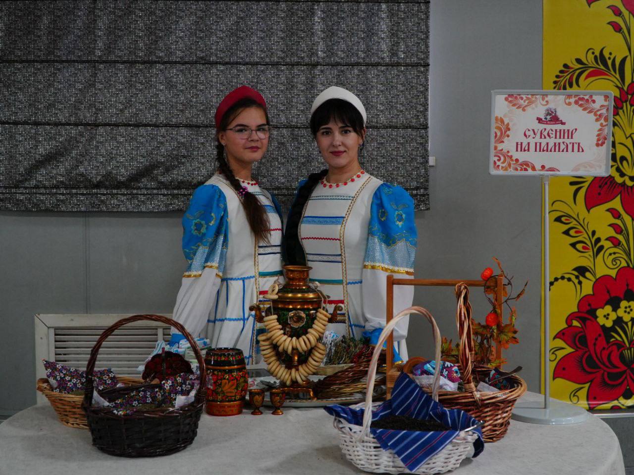 В Культурном центре имени Н.П. Васильева прошел фестиваль коллективов народного творчества «Гуляй, Иванов день!» В Культурном центре имени Н.П. Васильева прошел фестиваль коллективов народного творчества «Гуляй, Иванов день!»