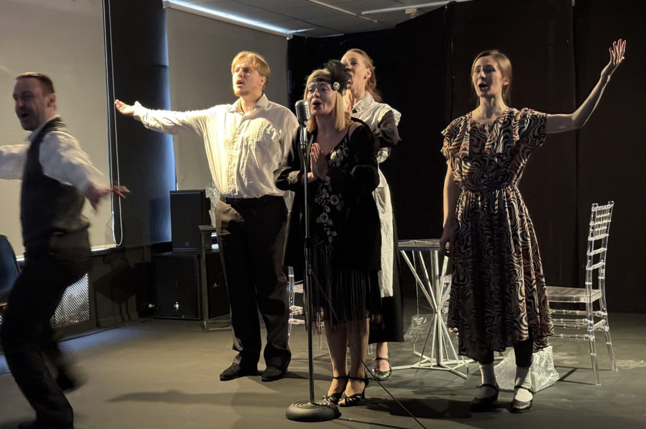 «Театральный ковчег в Дубраве» готовится к премьере спектакля «Стеклянный зверинец» в Сергиевом Посаде «Театральный ковчег в Дубраве» готовится к премьере спектакля «Стеклянный зверинец» в Сергиевом Посаде