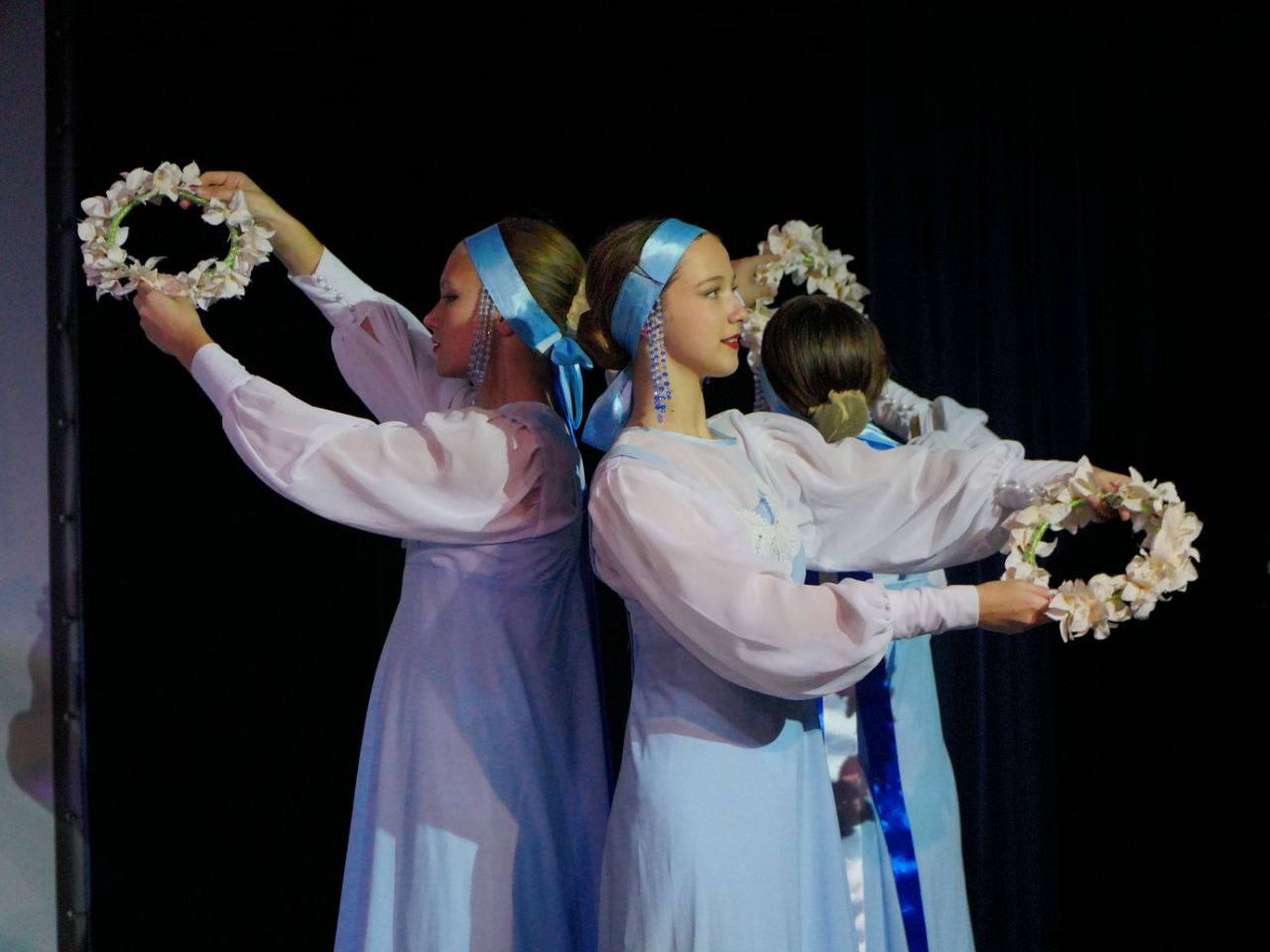 В Культурном центре имени Н.П. Васильева прошел фестиваль коллективов народного творчества «Гуляй, Иванов день!» В Культурном центре имени Н.П. Васильева прошел фестиваль коллективов народного творчества «Гуляй, Иванов день!»