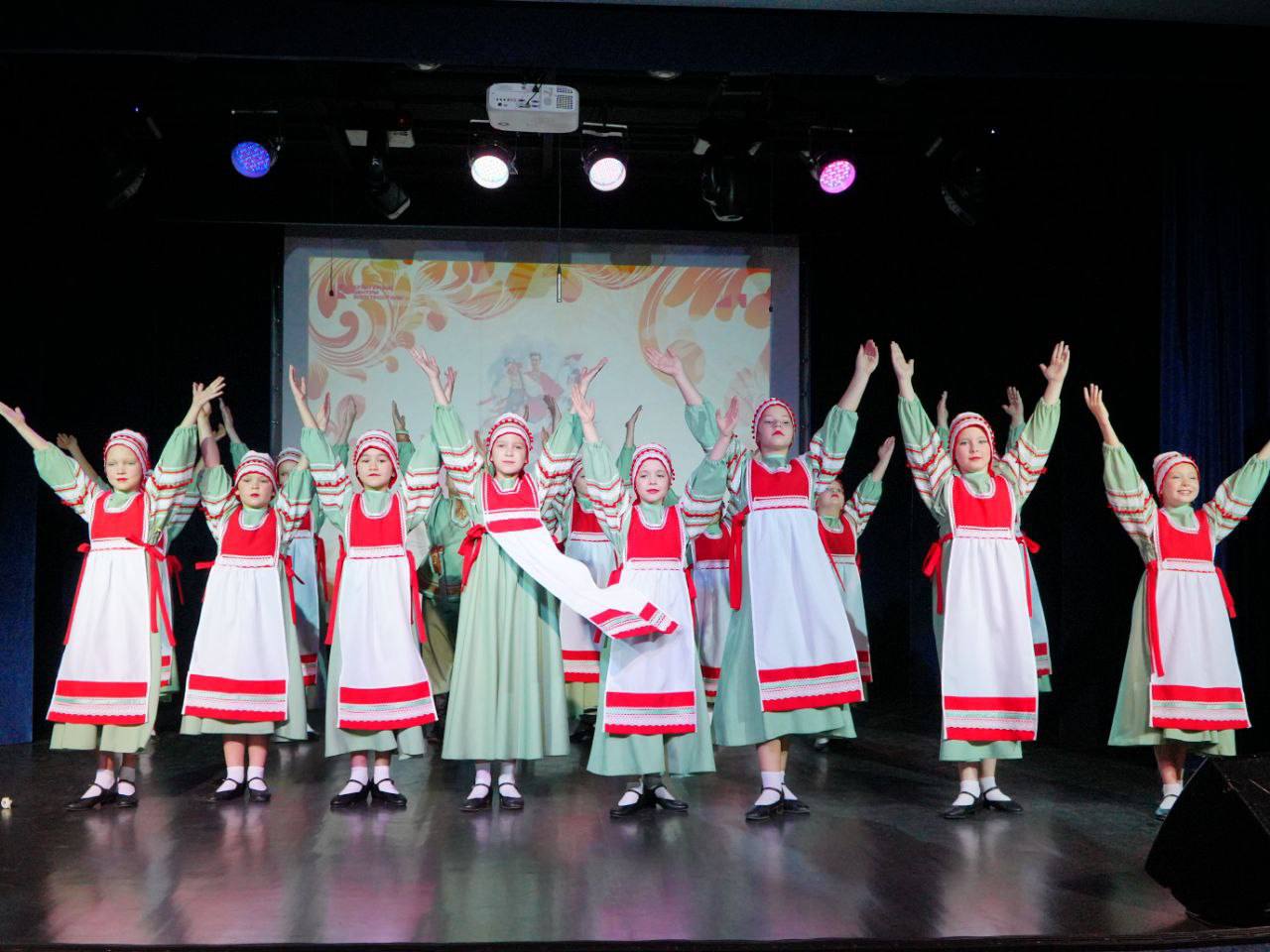 В Культурном центре имени Н.П. Васильева прошел фестиваль коллективов народного творчества «Гуляй, Иванов день!» В Культурном центре имени Н.П. Васильева прошел фестиваль коллективов народного творчества «Гуляй, Иванов день!»