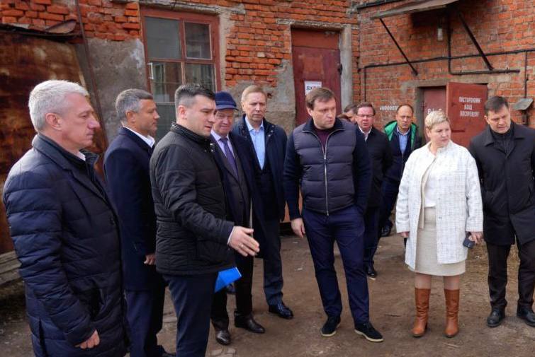 Рабочий день начали сегодня вместе с членом правления «Газпрома» Владимиром Марковым в Сергиевом Посаде Рабочий день начали сегодня вместе с членом правления «Газпрома» Владимиром Марковым в Сергиевом Посаде