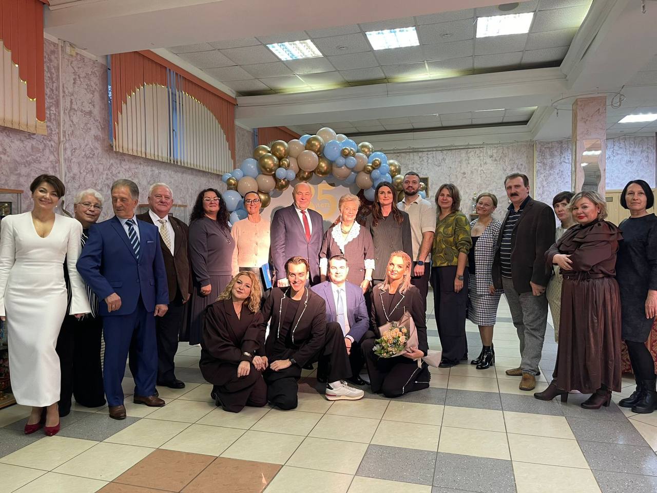 8 ноября Красноармейск отпраздновал 85-летие Городского Дворца Культуры 8 ноября Красноармейск отпраздновал 85-летие Городского Дворца Культуры