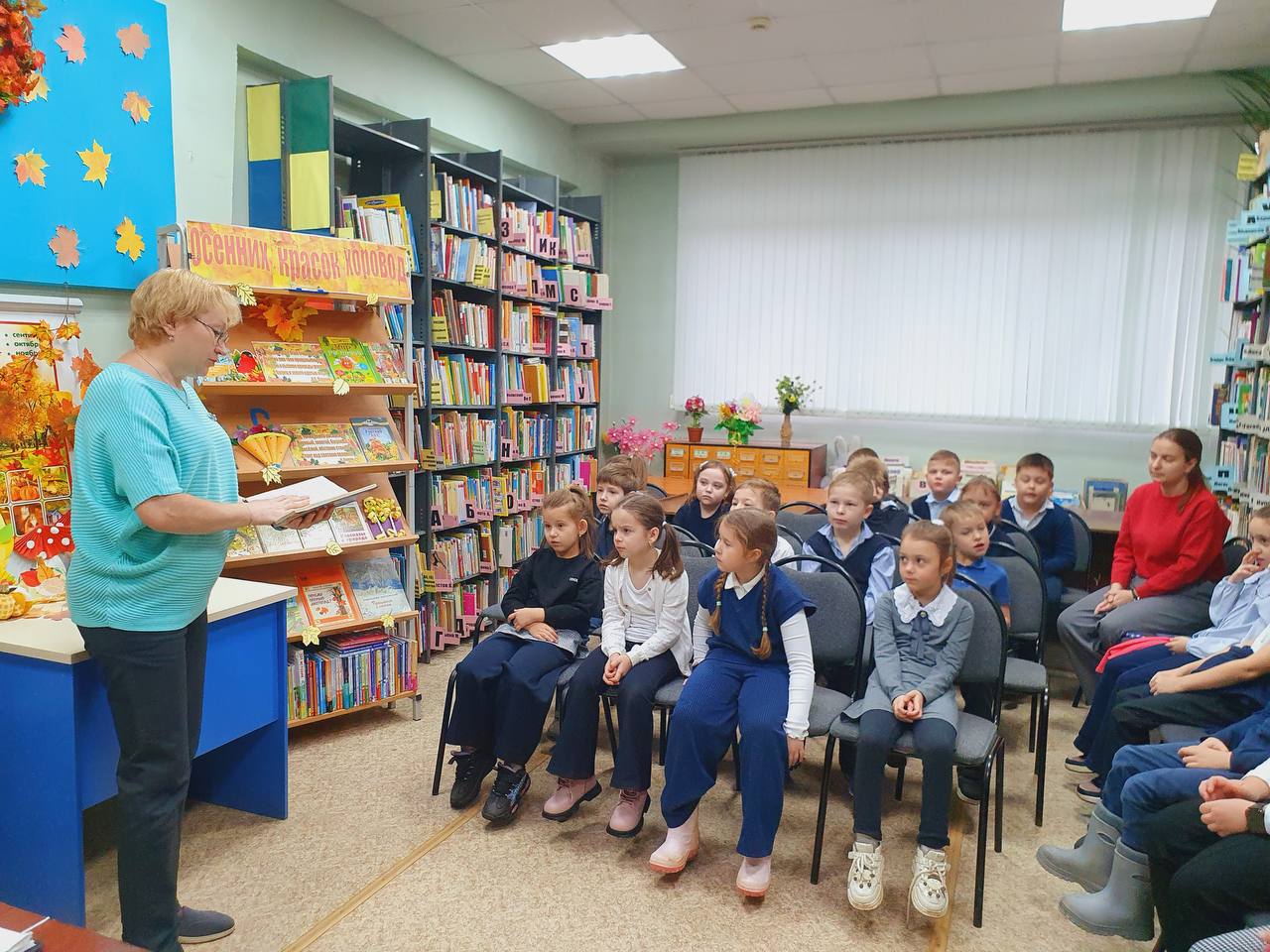 Читатели – книжек почитатели погрузились в атмосферу библиотеки муниципального округа Чехов Читатели – книжек почитатели погрузились в атмосферу библиотеки муниципального округа Чехов