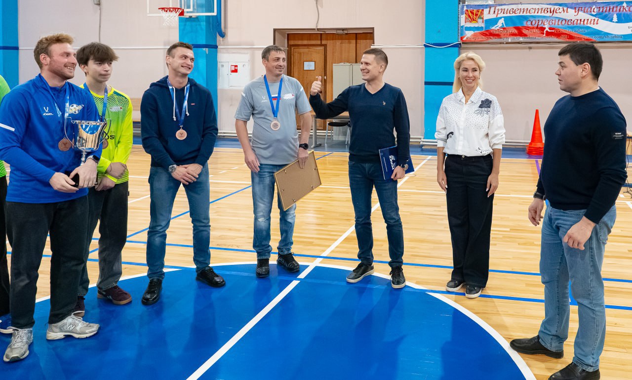 Спортсменам Дзержинского вручили бронзовые медали чемпионата городского округа Люберцы по футболу Спортсменам Дзержинского вручили бронзовые медали чемпионата городского округа Люберцы по футболу