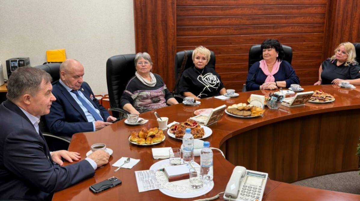 В Госавтоинспекции Подмосковья состоялась встреча с женами сотрудников, погибших при исполнении служебного долга В Госавтоинспекции Подмосковья состоялась встреча с женами сотрудников, погибших при исполнении служебного долга