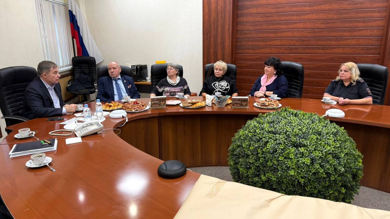 В Госавтоинспекции Подмосковья состоялась встреча с женами сотрудников, погибших при исполнении служебного долга