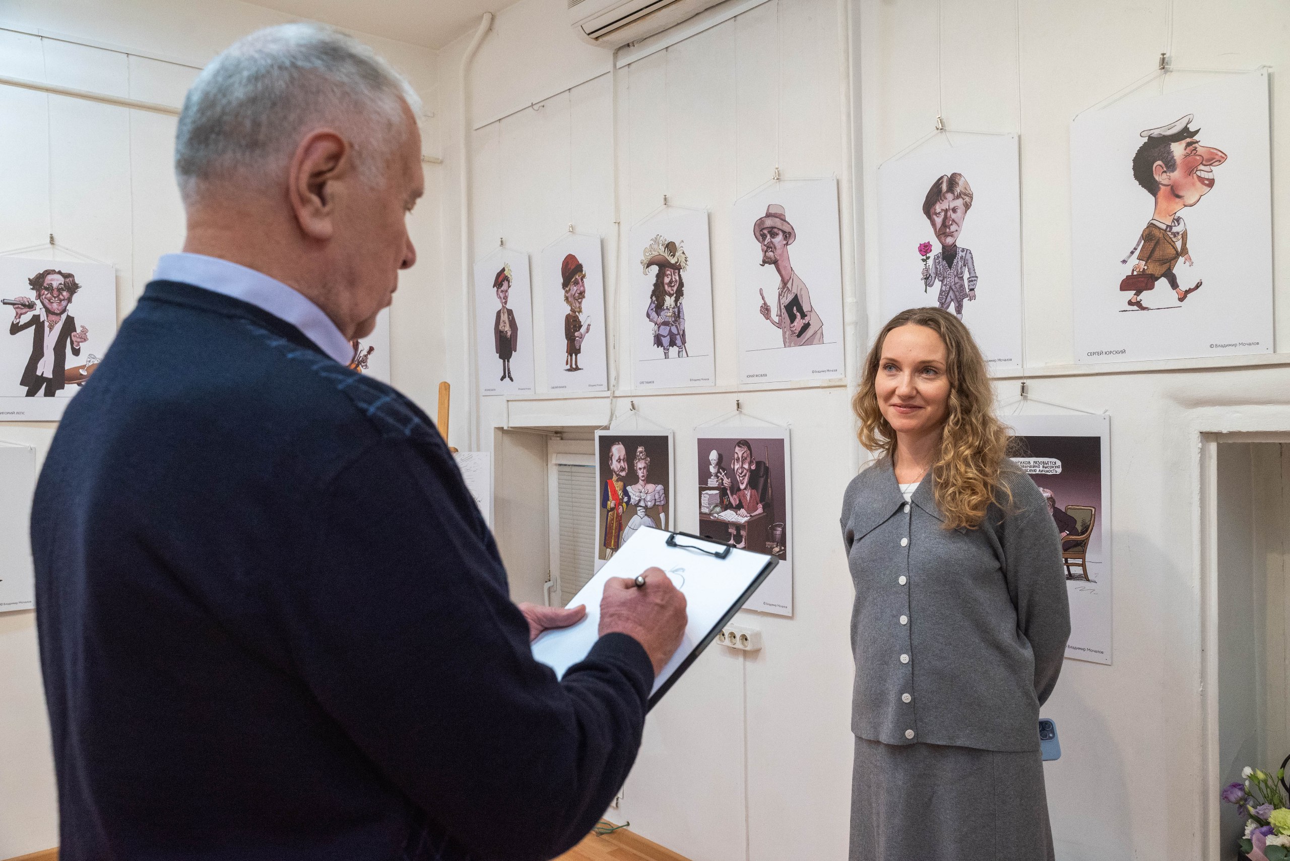 В реутовском музее открылась выставка карикатур Владимира Мочалова В реутовском музее открылась выставка карикатур Владимира Мочалова