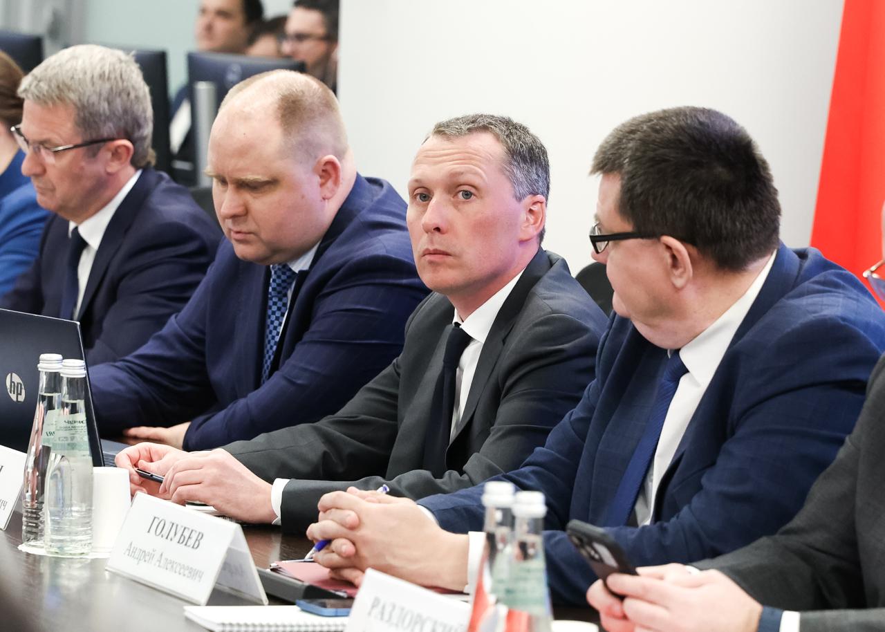 В Мособлдуме прошли публичные слушания по проекту бюджета на 2026 год и на плановый период 2027 и 2028 годов В Мособлдуме прошли публичные слушания по проекту бюджета на 2026 год и на плановый период 2027 и 2028 годов