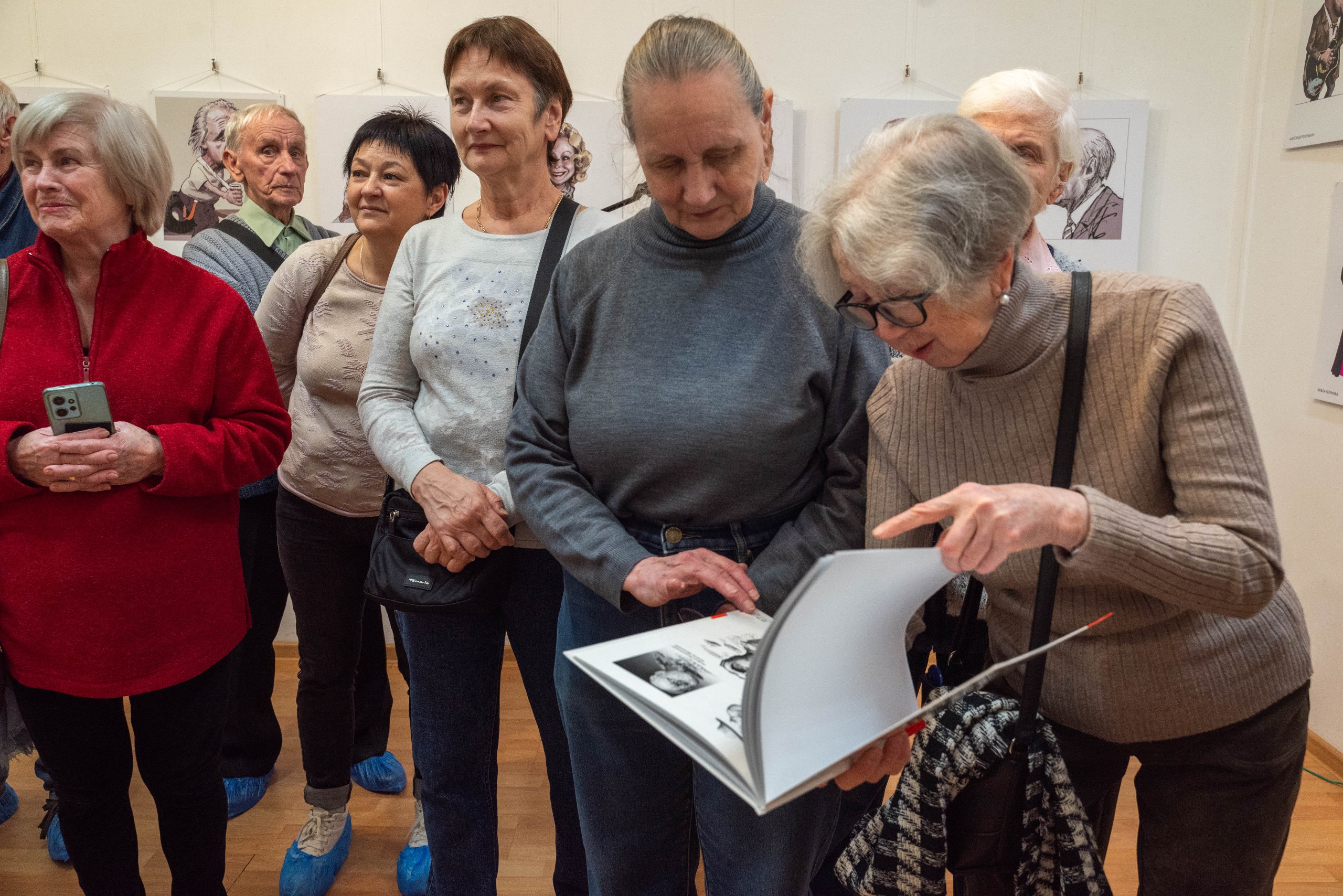 В реутовском музее открылась выставка карикатур Владимира Мочалова В реутовском музее открылась выставка карикатур Владимира Мочалова