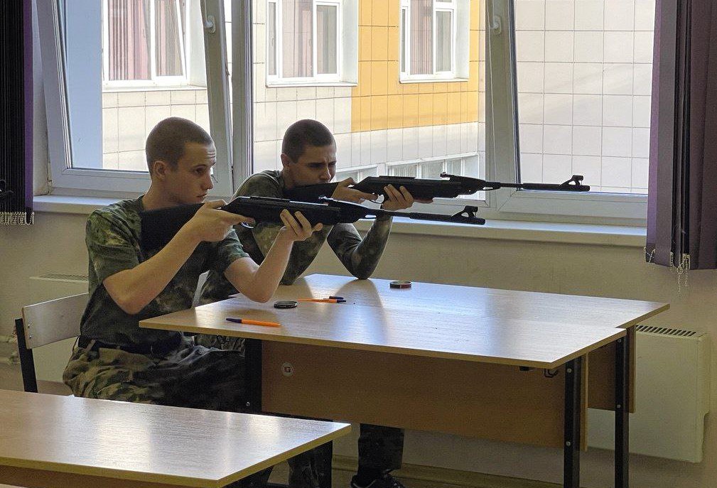 Электростальские кадеты успешно выступили в соревнованиях «Сыны Отечества» Электростальские кадеты успешно выступили в соревнованиях «Сыны Отечества»