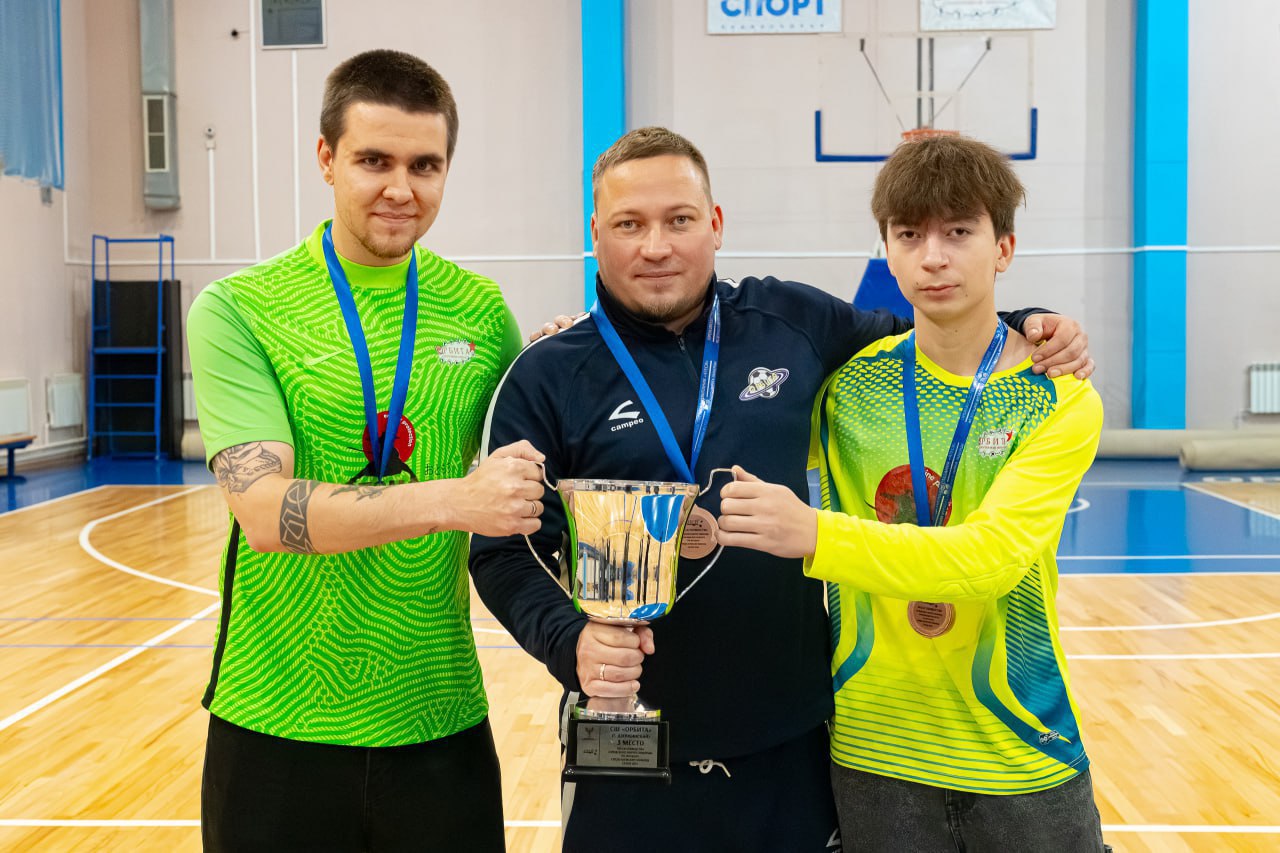 Спортсменам Дзержинского вручили бронзовые медали чемпионата городского округа Люберцы по футболу Спортсменам Дзержинского вручили бронзовые медали чемпионата городского округа Люберцы по футболу