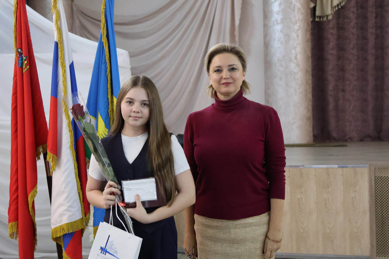 В Ступино прошла церемония вручения паспортов юным гражданам России В Ступино прошла церемония вручения паспортов юным гражданам России