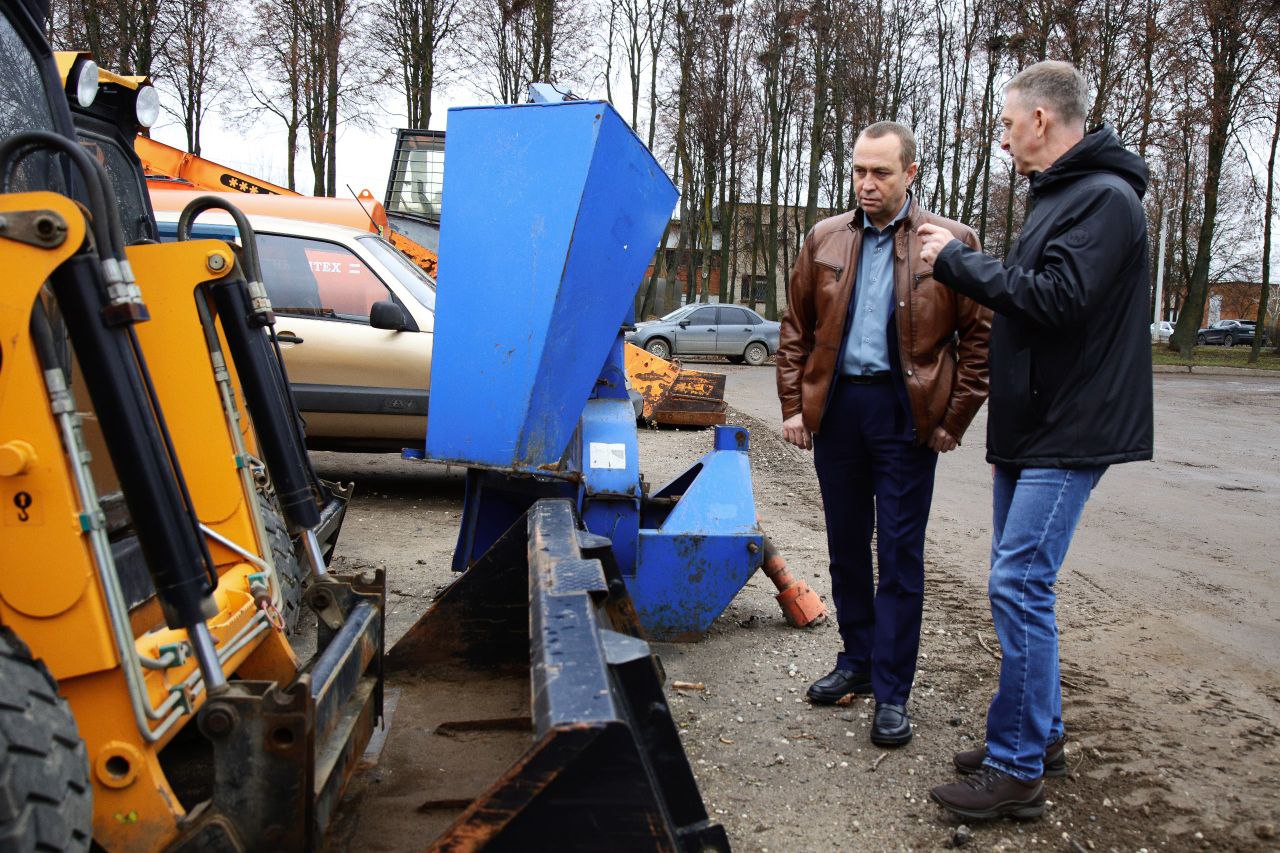 Алексей Малкин: В рамках реализации в округе проекта "Школа ЖКХ" партии "Единая Россия" проконтролировал готовность МБУ "БиО" к зимнему содержанию дорог, общественных пространств и дворовых территорий округа Алексей Малкин: В рамках реализации в округе проекта "Школа ЖКХ" партии "Единая Россия" проконтролировал готовность МБУ "БиО" к зимнему содержанию дорог, общественных пространств и дворовых территорий округа