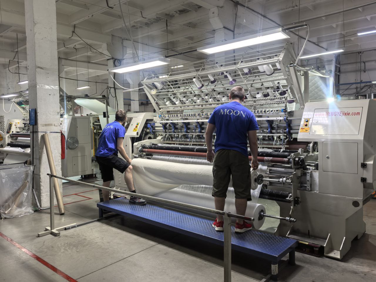 12 ноября для участников СВО была организована и проведена экскурсия на предприятии Богородского округа "Живые диваны"