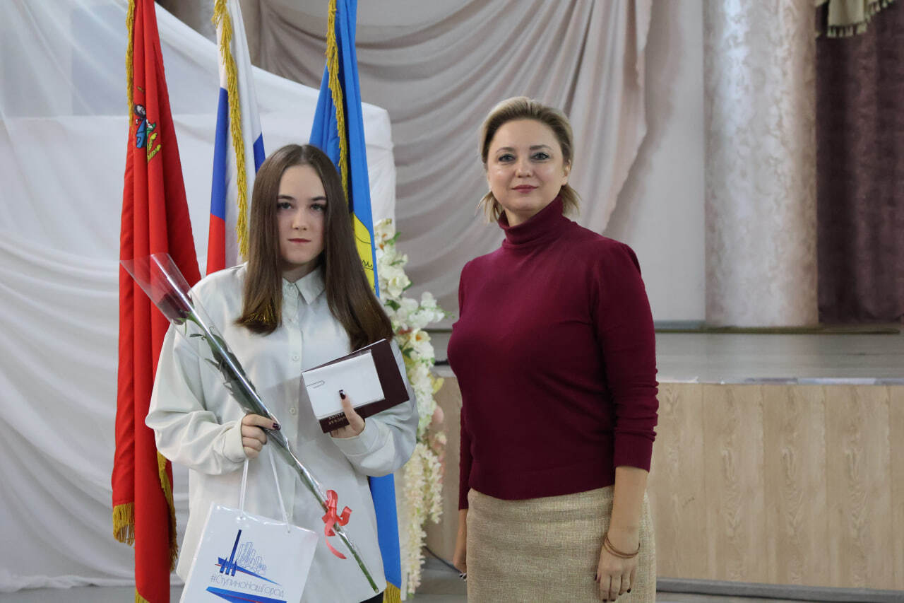 В Ступино прошла церемония вручения паспортов юным гражданам России В Ступино прошла церемония вручения паспортов юным гражданам России