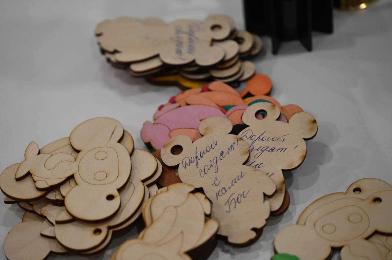 Мастер-класс для детей с особенностями провели в Центре поддержки участников СВО