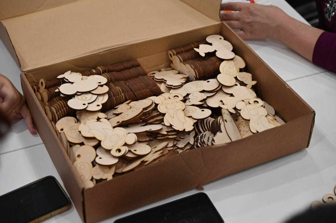 Мастер-класс для детей с особенностями провели в Центре поддержки участников СВО Мастер-класс для детей с особенностями провели в Центре поддержки участников СВО