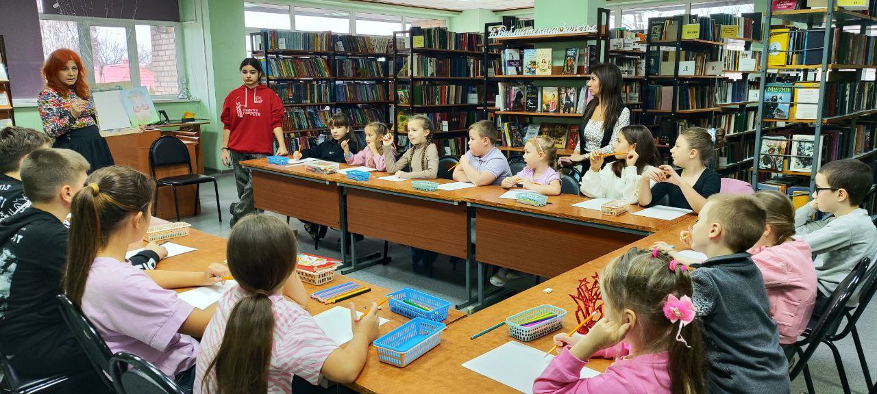 В филиале № 1 Центральной библиотеки им. А. С. Пушкина (мкр. Заречье, г. Ногинск) прошёл благотворительный мастер-класс с участием детей