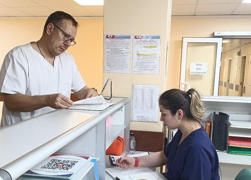 Хирурги в Долгопрудном спасли жизнь мужчине с опасным кровотечением Хирурги в Долгопрудном спасли жизнь мужчине с опасным кровотечением