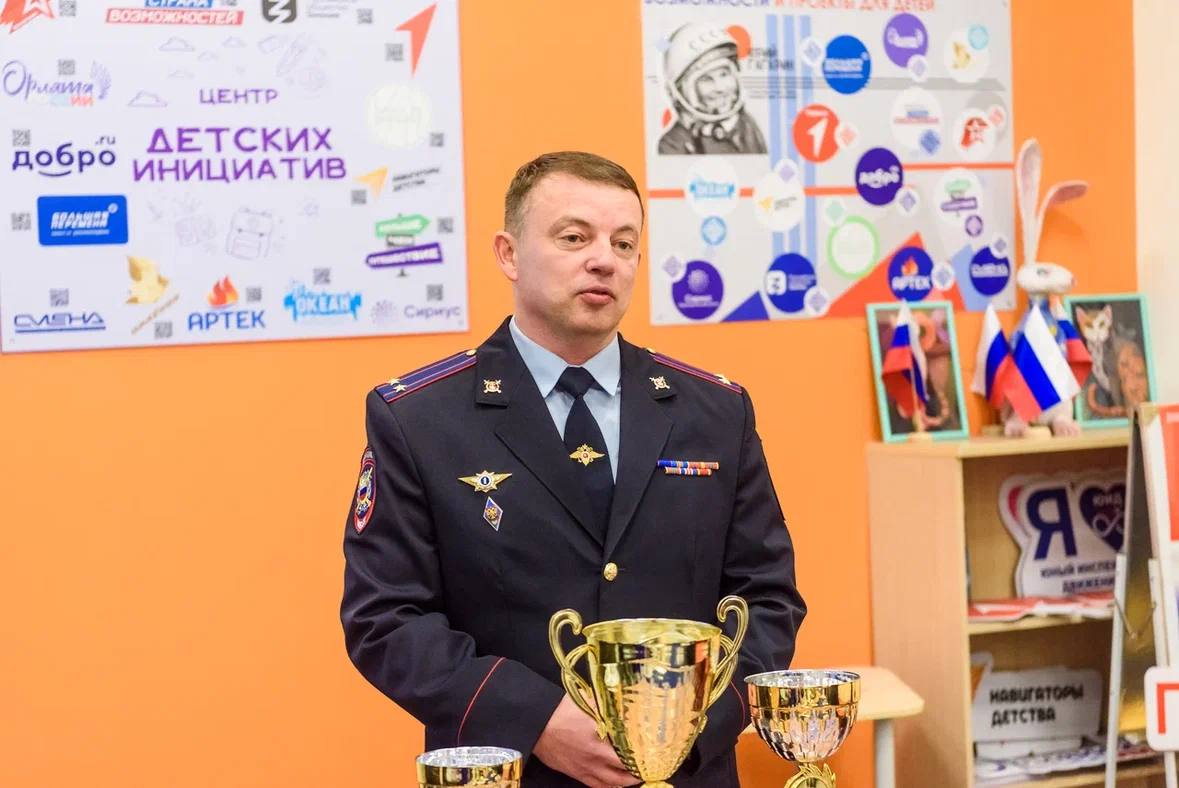 Сергей Юров: Встретился сегодня с нашими звёздами – ребятами отряда ЮИД «Дорожный Дозор» школы № 30, которые стали лучшими в стране Сергей Юров: Встретился сегодня с нашими звёздами – ребятами отряда ЮИД «Дорожный Дозор» школы № 30, которые стали лучшими в стране